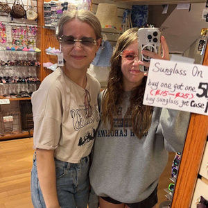 Meet your Posher, Abby